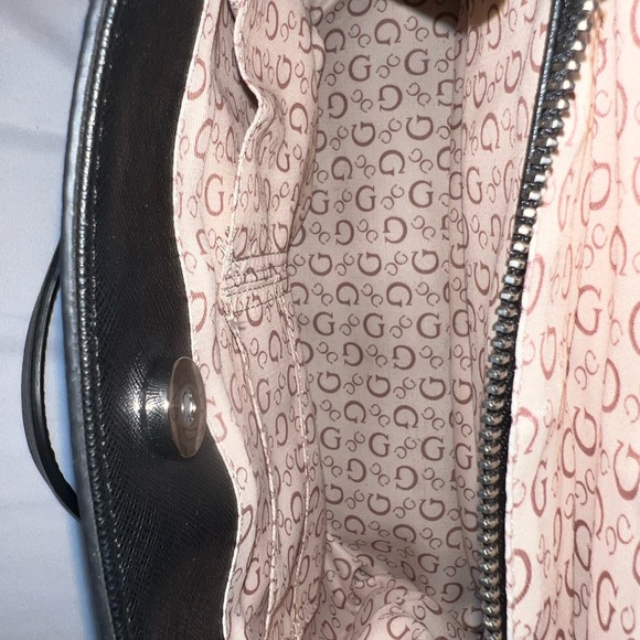 Guess Purse - Picture 8 of 8